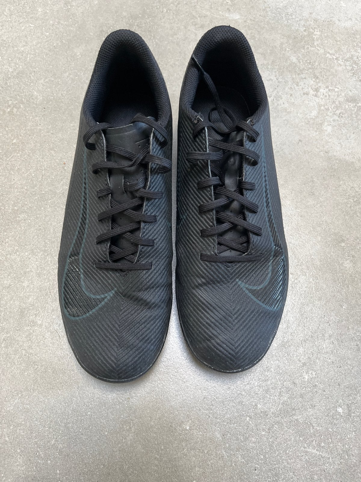 Nuie sportschoen- Maat 41, Sport en Fitness, Voetbal, Ophalen, Gebruikt, Schoenen