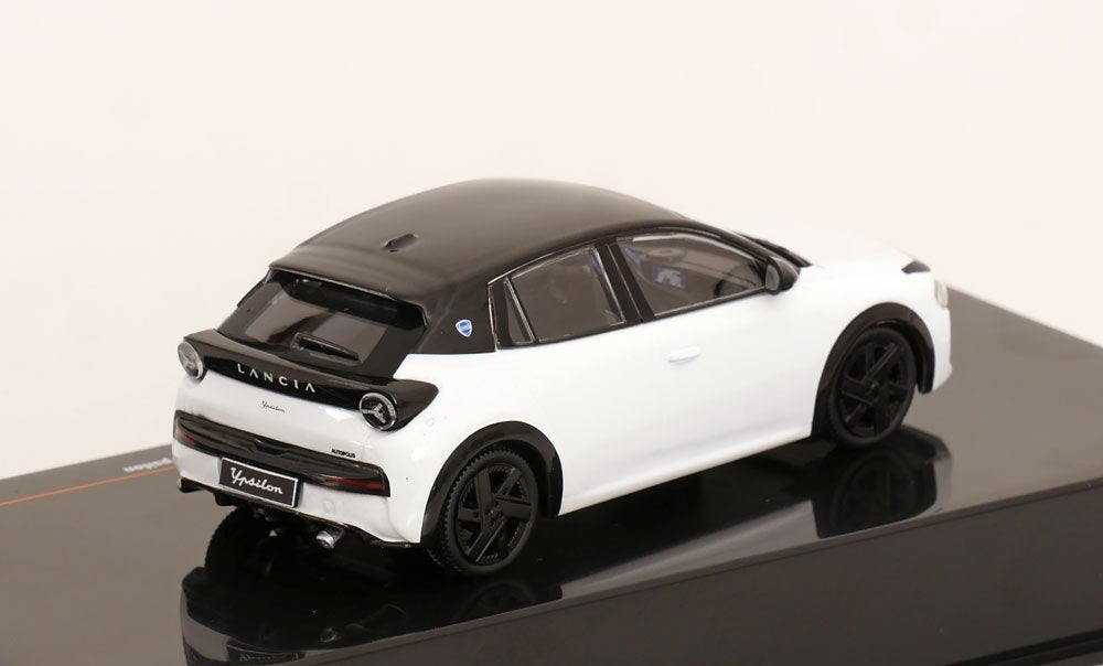 IXO 1:43 Lancia Ypsilon 2025 wit zwart, Overige merken, -, Nieuw, Ophalen of Verzenden