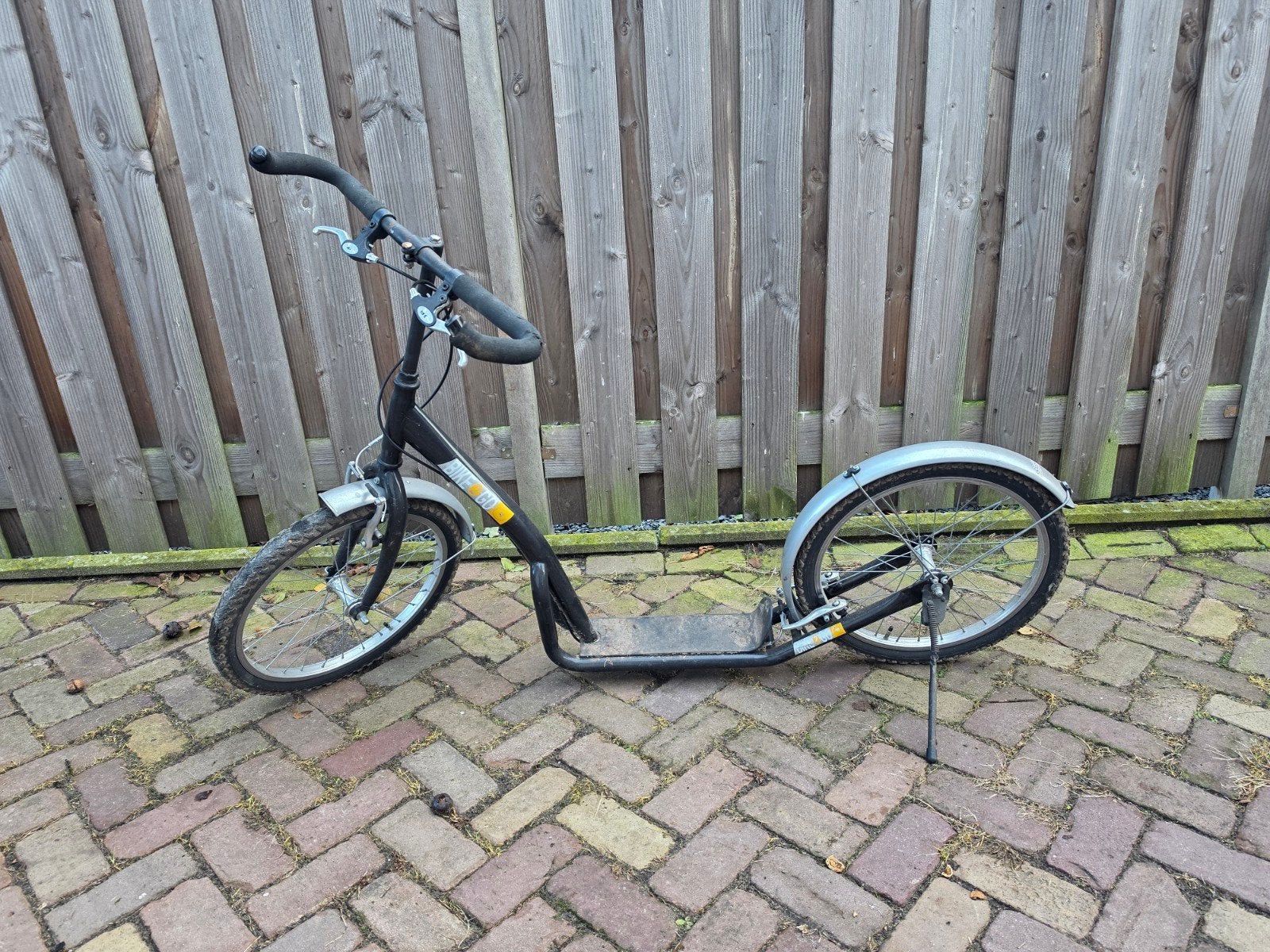 Stevige step met handremmen en spatborden, Ophalen, Gebruikt, Gewone step, Bike Go