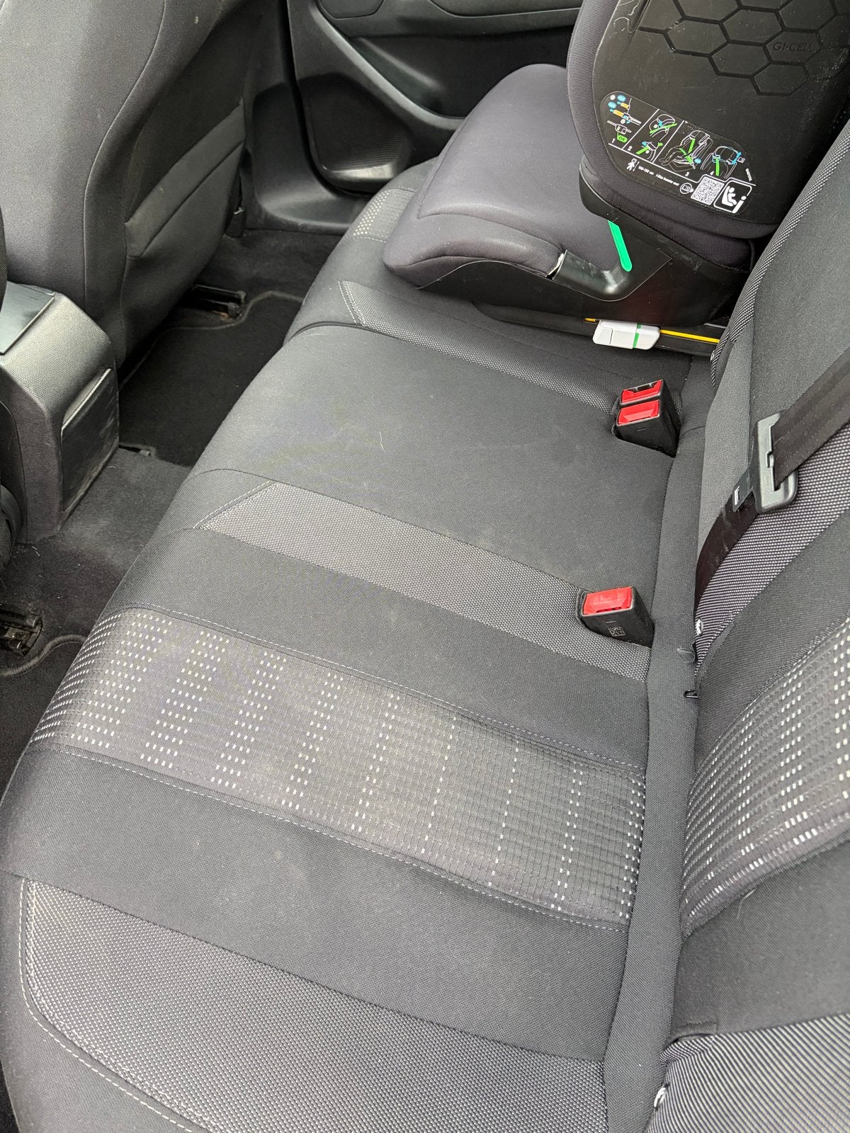 Foto 19 van Peugeot 308 1.2 E-thp 130pk 2015 Zwart LEKT KOELVLOEISTOF