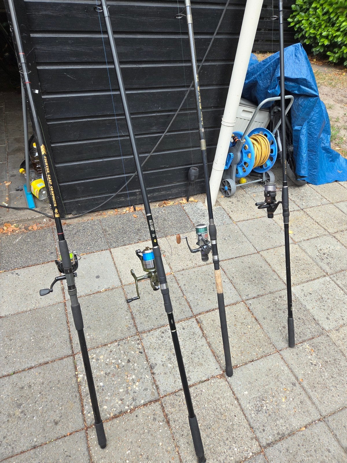Set van 4 complete vishengels met molens, Ophalen