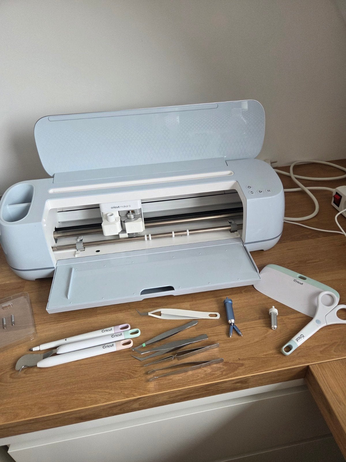Cricut Maker 3 Bundel+Vevor Heat Press en veel accessoire, Ophalen, Meerkleurig, Zo goed als nieuw, Kunststof