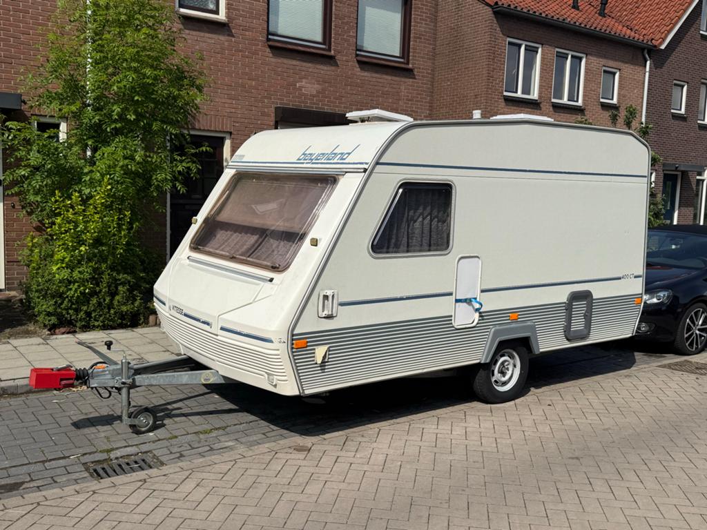 Beyerland Vitesse 400 CT - Compacte en complete caravan, Caravans en Kamperen, Standaardzit, Omvormbare zithoek, Particulier, 4 tot 5 meter