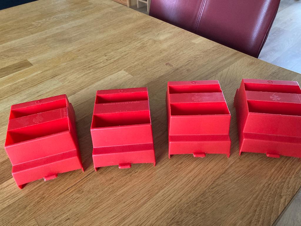 set van 4 bridge biedboxen zonder inhoud, Drie of vier spelers, Ophalen of Verzenden, Gebruikt
