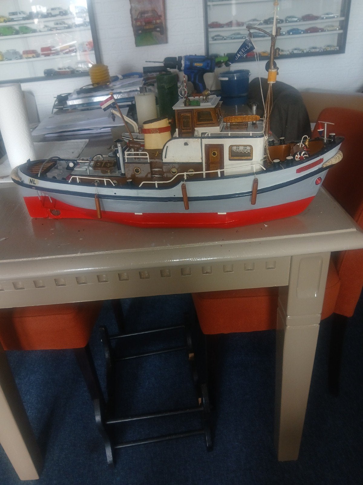 Prachtige van staal gebouwde sleepboot, Ophalen