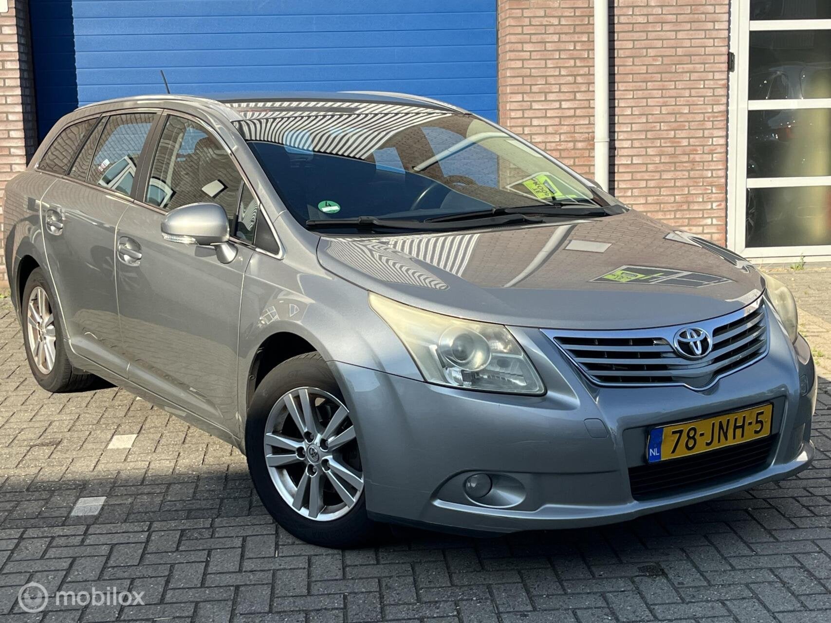 Toyota Avensis 1.8 VVTi Dynamic Airco, Navi, Cruis Control D, Auto's, Toyota, 15 km/l, 4 cilinders, Origineel Nederlands, Handgeschakeld