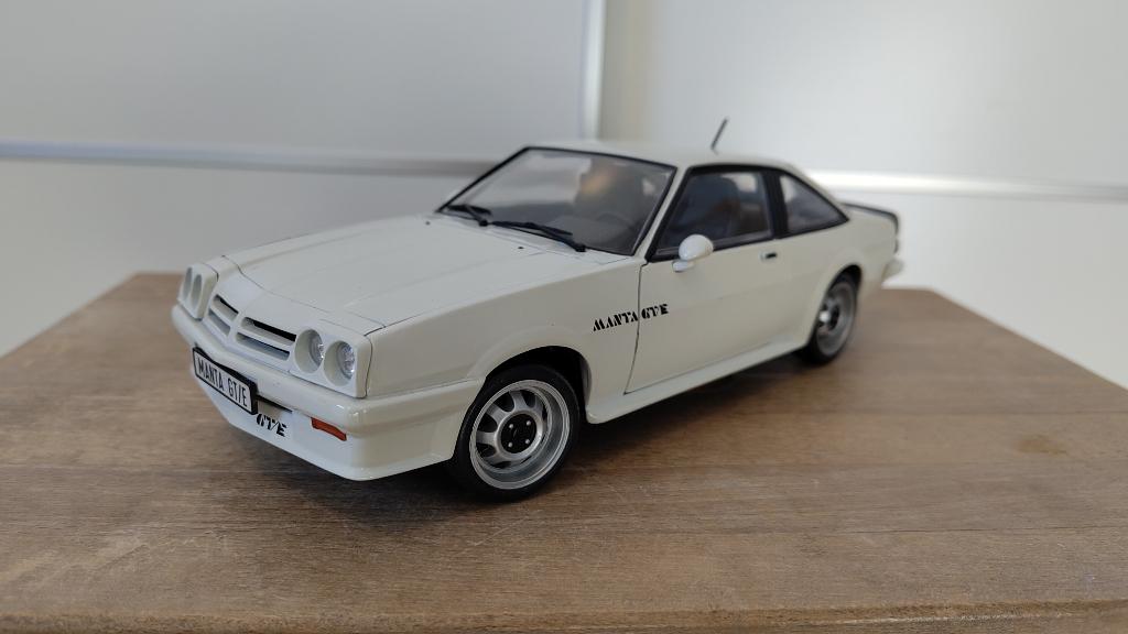 Opel Manta B GTE - Revell - 1:18, Ophalen of Verzenden, Zo goed als nieuw, Auto, Revell