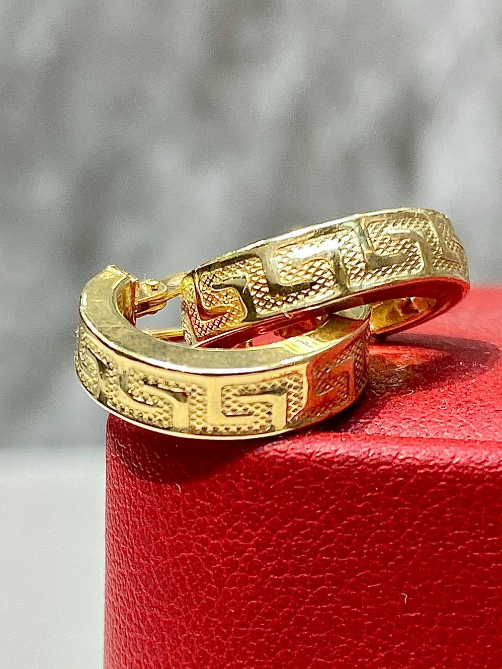 14k Gouden Versace Model Oorbellen, Ophalen of Verzenden, Nieuw, Goud, Goud