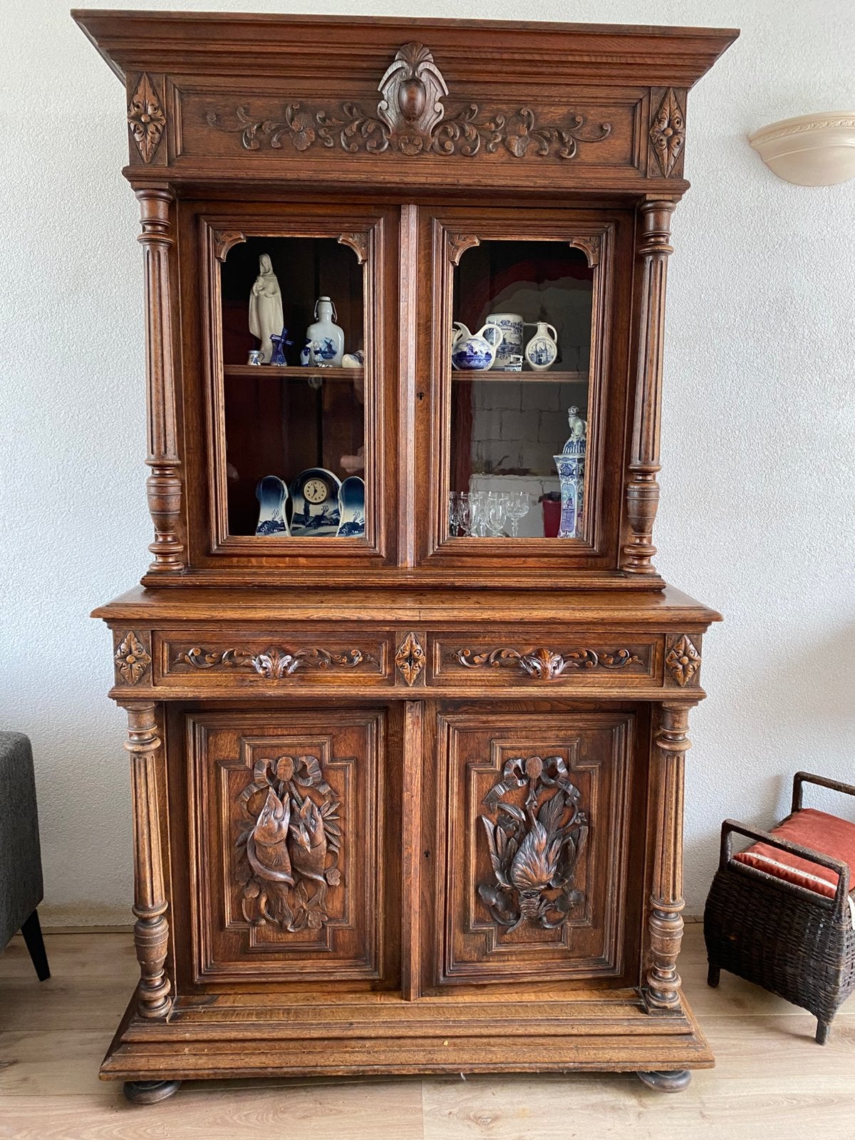 Antieke Eiken Buffetkast met Vitrine en Houtsnijwerk, Antiek en Kunst, Ophalen