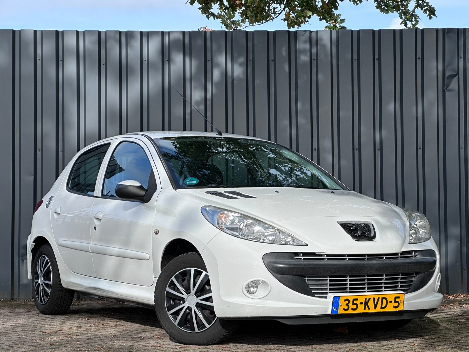 Peugeot 206+ 1.4 | 5drs | Airco | Trekhaak | 5-Deurs |, Auto's, Voorwielaandrijving, 206+, 31 €/maand, 4 cilinders