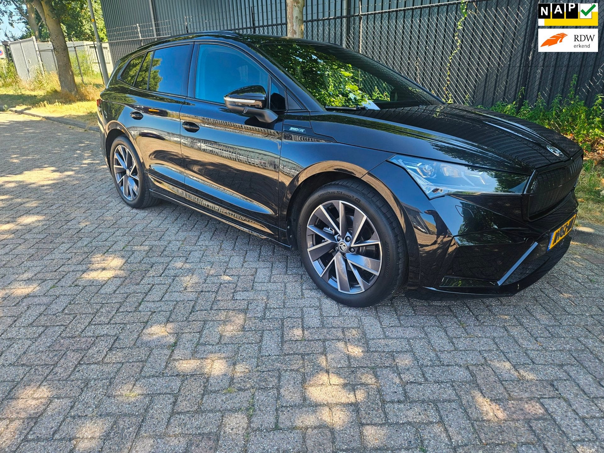 Skoda Enyaq iV 60 Sportline black / schaalstoelen. 20 inch., Auto's, Automaat, Achterwielaandrijving, Gebruikt, 179 pk