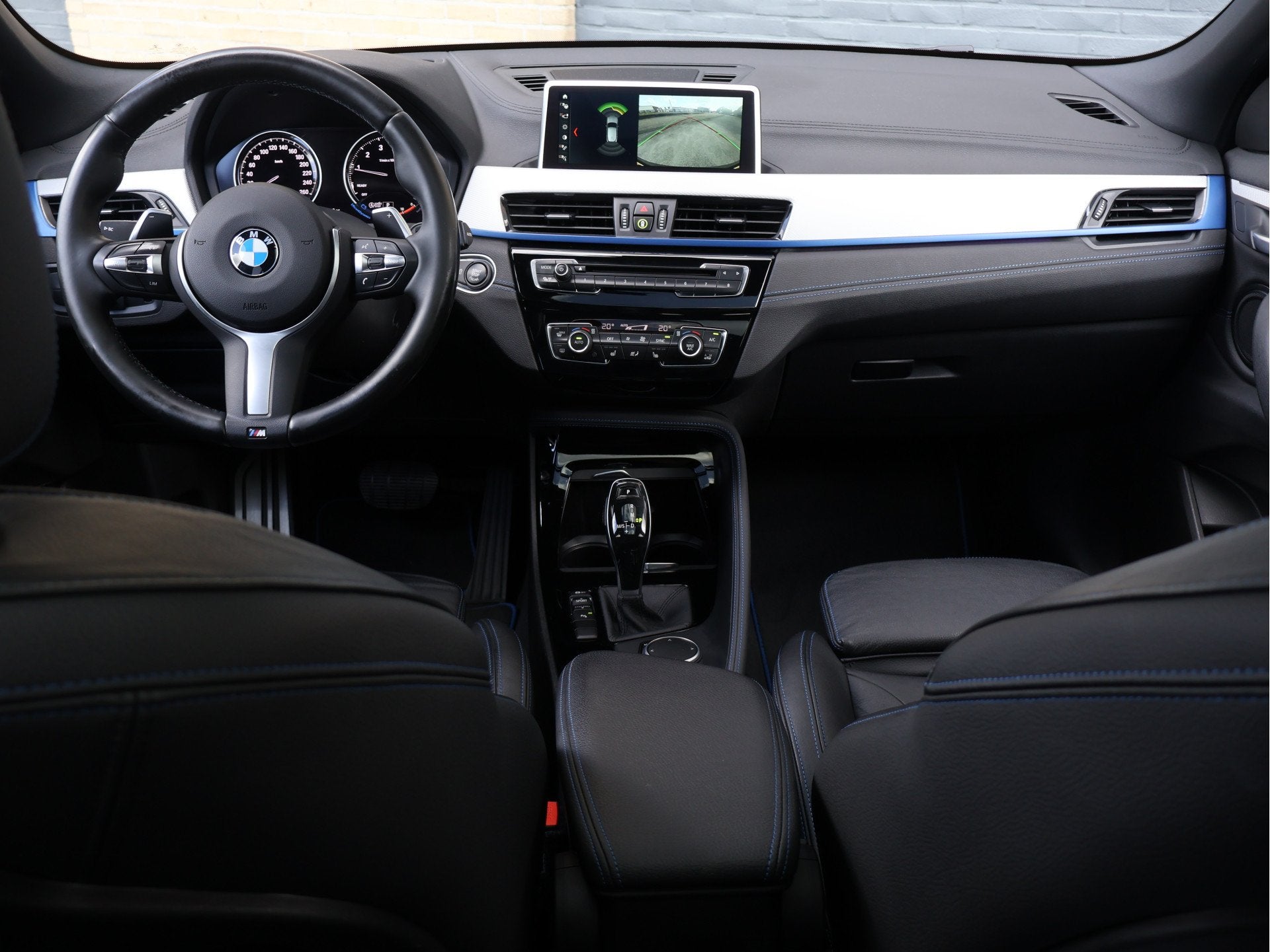 BMW X2 sDrive20i M Sport X Pano | HUD | 20" M | Trekhaak | N, Auto's, X2, 1435 kg, Wit, Bedrijf