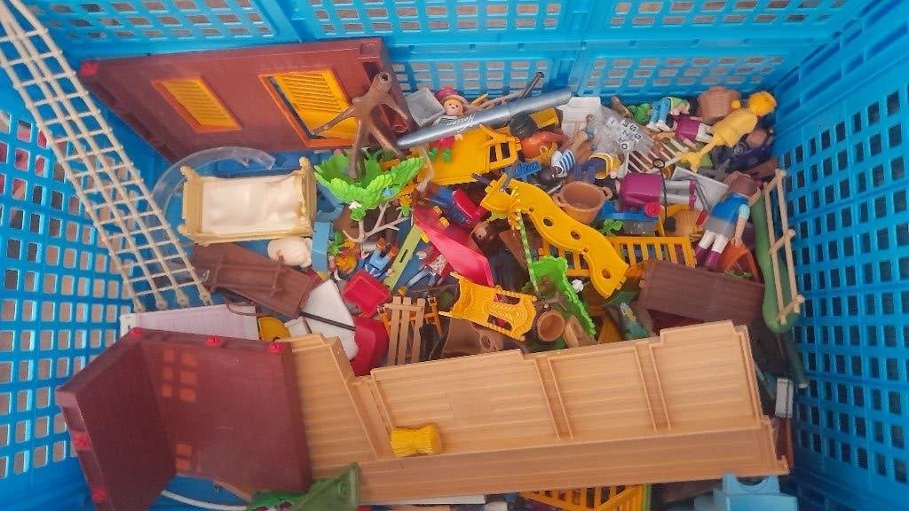 Twee bakken Playmobil, Kinderen en Baby's, Speelgoed | Playmobil, Ophalen, Gebruikt, Losse onderdelen, Overige typen