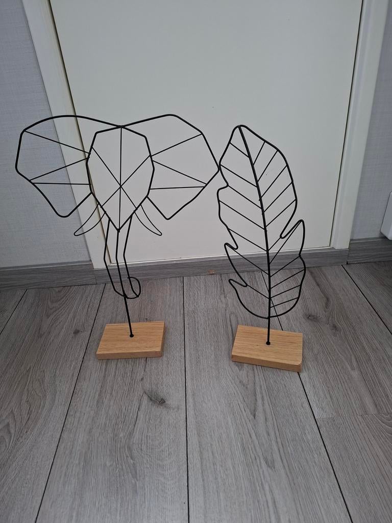 Olifant en Veer Decoratie - Draadsculpturen, Huis en Inrichting, Woonaccessoires | Overige, Zwart, Ophalen of Verzenden, Zo goed als nieuw