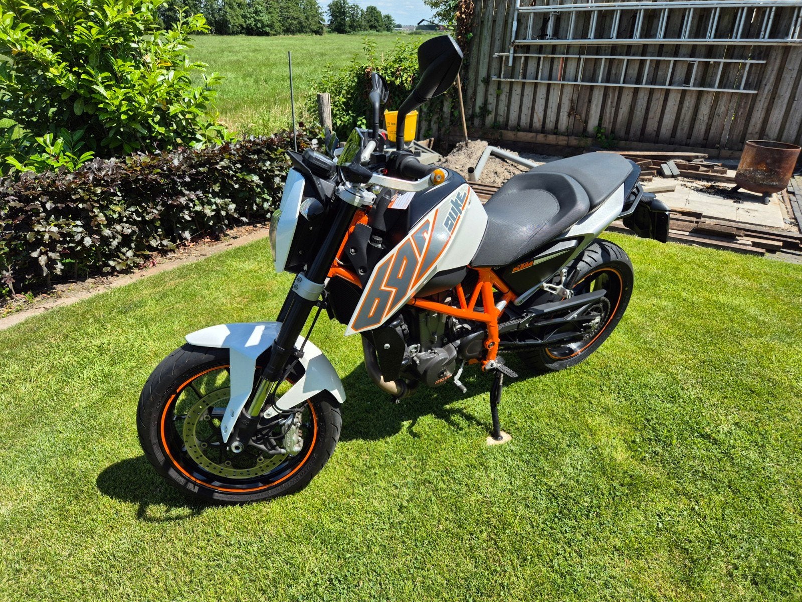 KTM Duke 690 2013 nieuwe achterband! A2 35kW Arrow uitlaat, Gebruikt, Particulier, 690 cc, Minimaal motorrijbewijs A2
