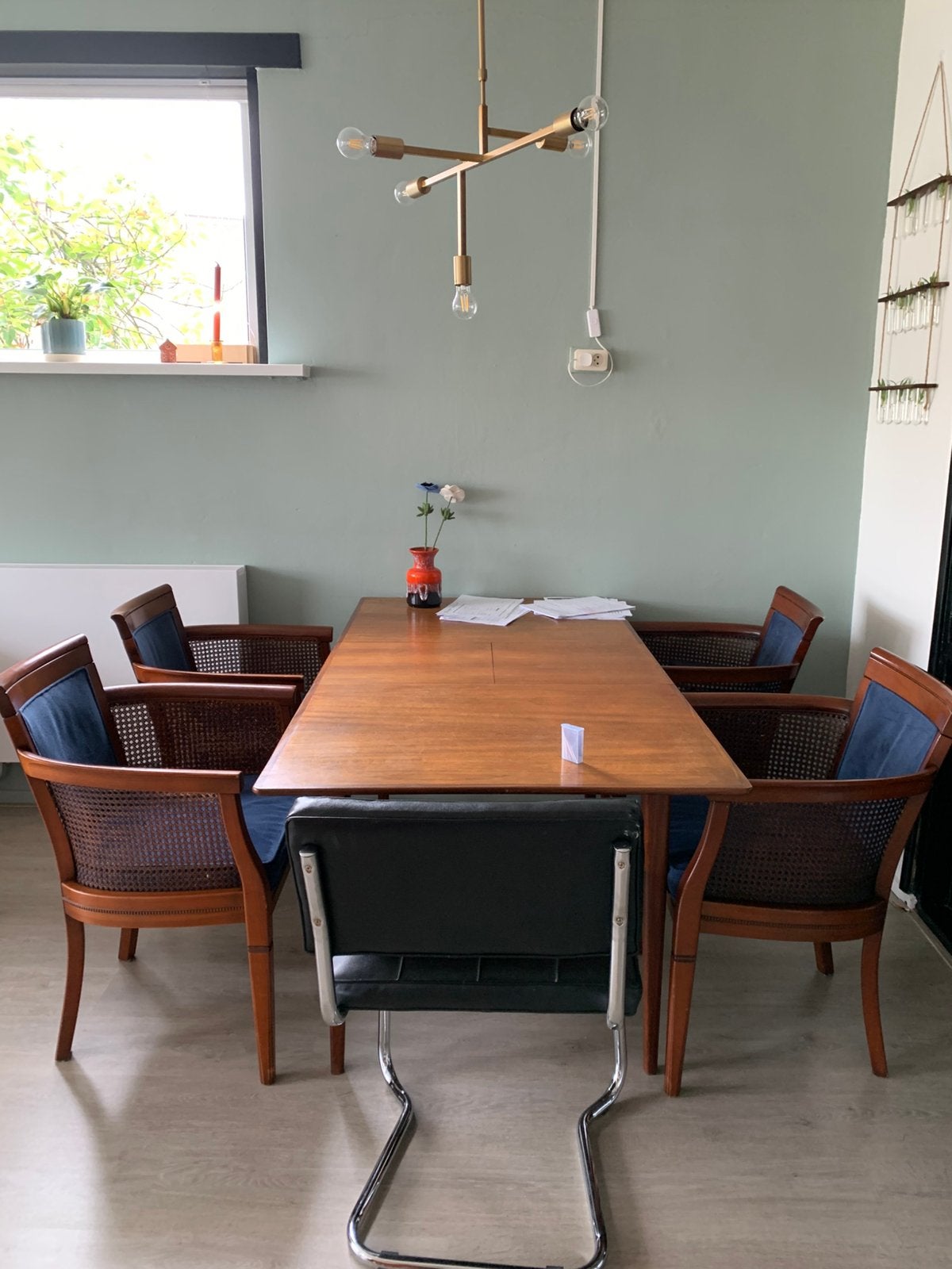 Mooie houten eetkamerstoelen vintage met webbing, Huis en Inrichting, Stoelen, Ophalen, Gebruikt, Bruin, Vier