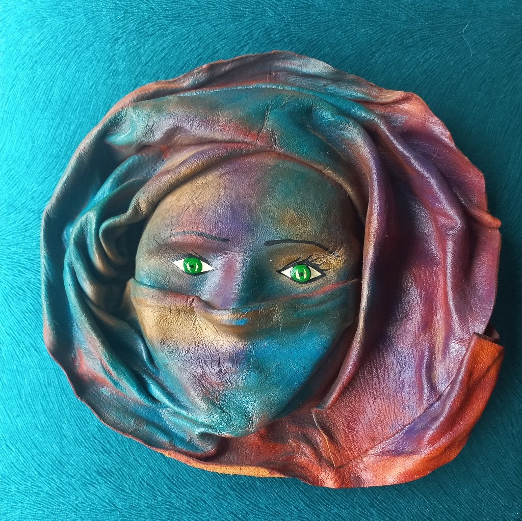 Echt kamelen leren masker woestijnvrouw, Ophalen of Verzenden, Zo goed als nieuw