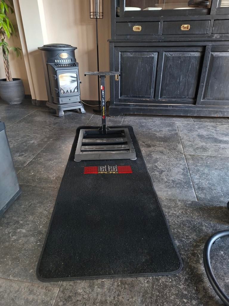 Next Level Racing Wheel Stand/racestuurhouder + Vloerkleed, Spelcomputers en Games, Ophalen