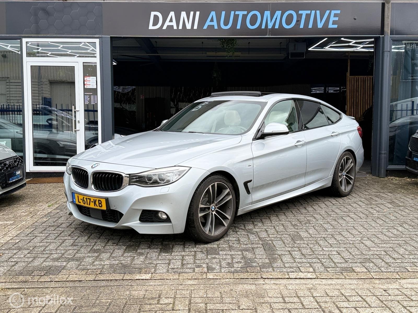 Foto 2 van BMW 3-serie Gran Turismo 320i M Sport Edition High Executive