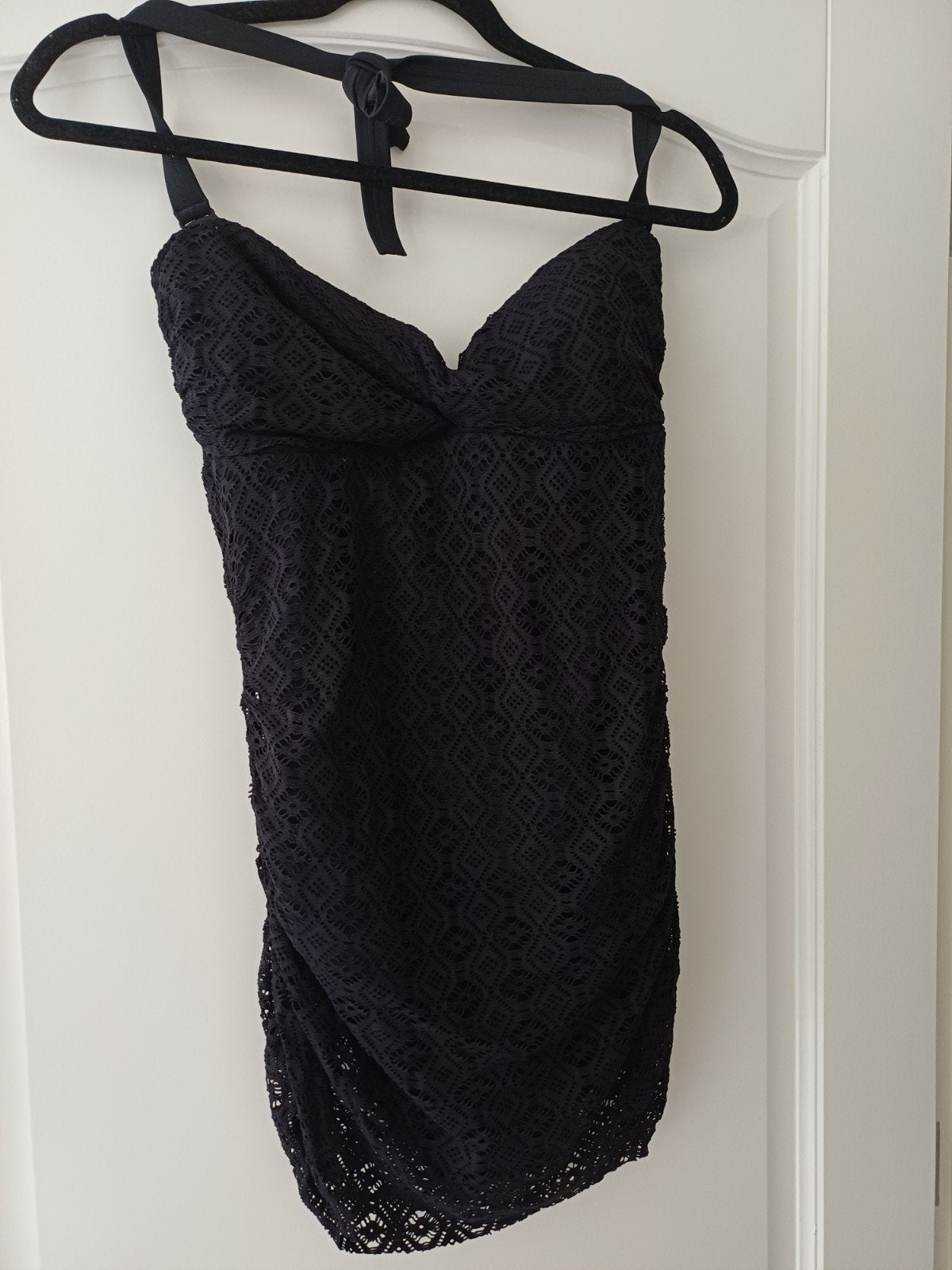 Zwart badpak met kanten overlay - Beachwave, Kleding | Dames, Badmode en Zwemkleding, Beachwave, Zwart, Badpak, Ophalen of Verzenden