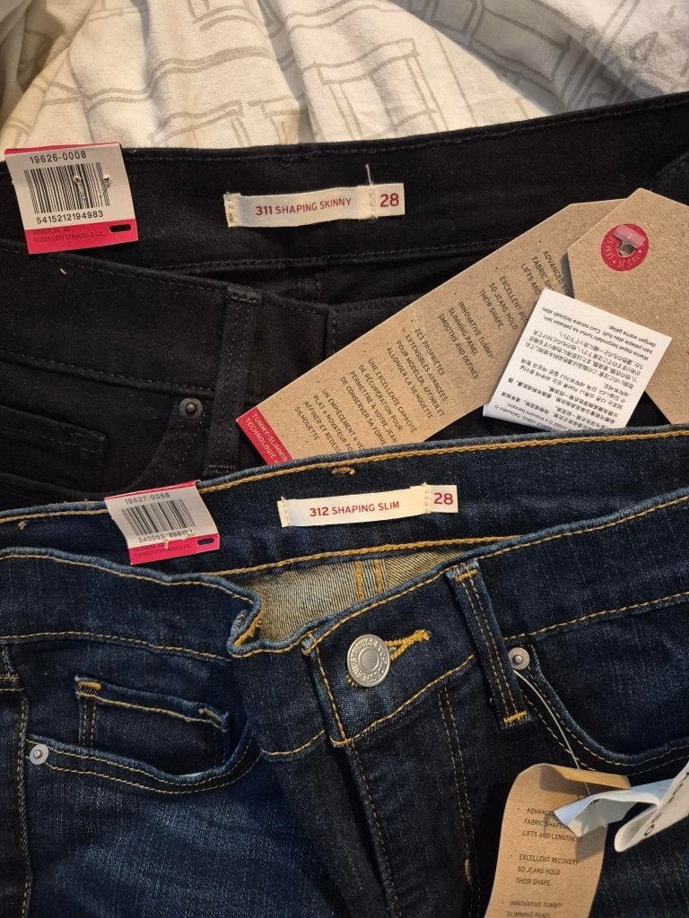 Nieuwe Levi's en Only Spijkerbroeken (28x34), Blauw, Nieuw, Ophalen of Verzenden, W28 - W29 (confectie 36)
