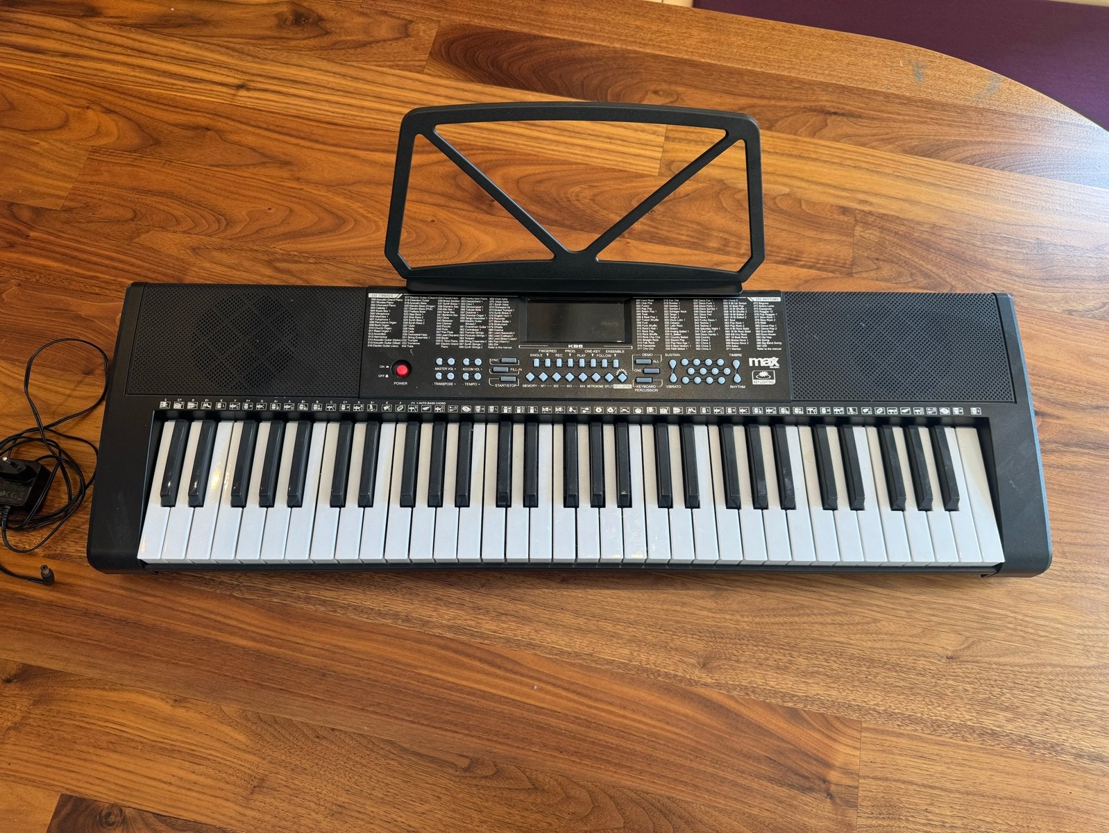 Max KB5 Elektrisch Keyboard 61 toetsen met verlichting, Ophalen, Gebruikt, 61 toetsen, Overige merken