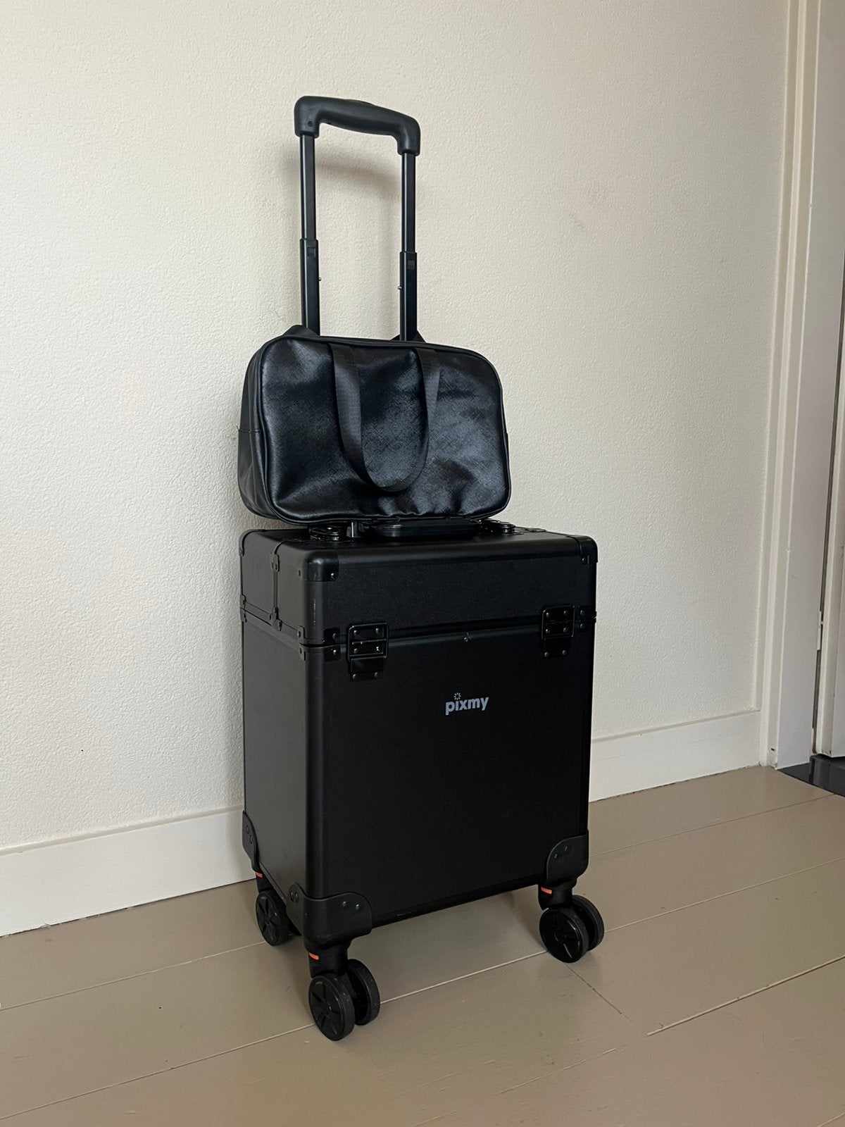 Pixmy visagiekoffer op wielen – goede staat, Ophalen, Wieltjes, Zwart, Minder dan 40 cm