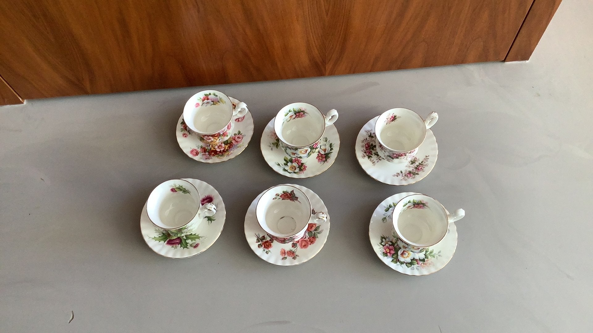 Royal albert kopjes 6x, Ophalen of Verzenden, Zo goed als nieuw