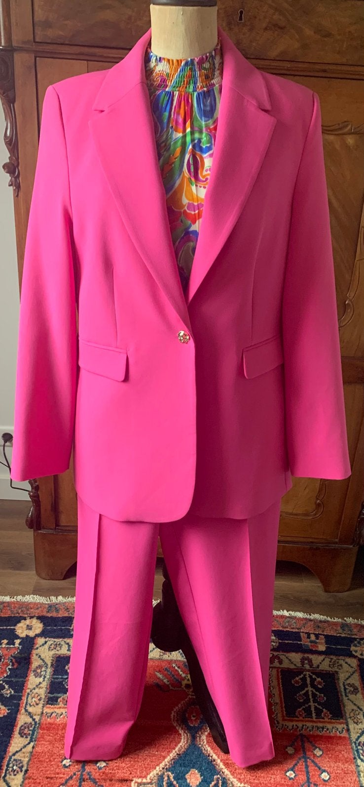 3-delig roze pak Juffrouw Jansen (Blazer XXL, Broek/Top XL), Kleding | Dames, Ophalen, Kostuum of Pak, Maat 46/48 (XL) of groter