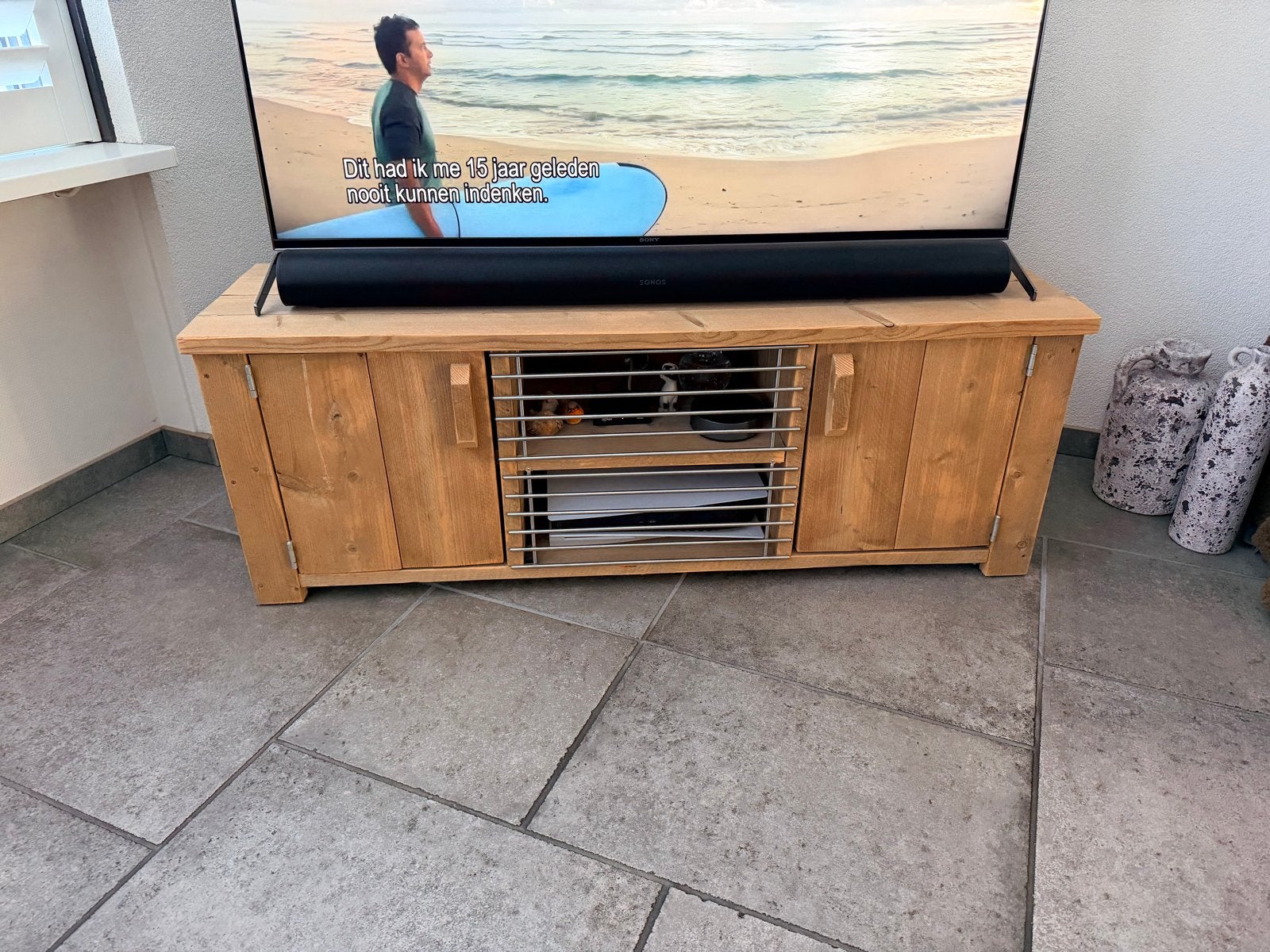 Robuust steigerhouten tv-meubel, Huis en Inrichting, Kasten | Televisiemeubels, Ophalen, Gebruikt, 100 tot 150 cm, Minder dan 100 cm