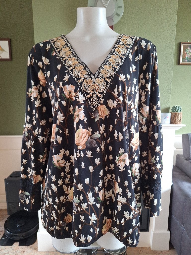 K-design top 3XL XXXL met prachtige halslijn, K-design, Verzenden, Zwart, Maat 46/48 (XL) of groter