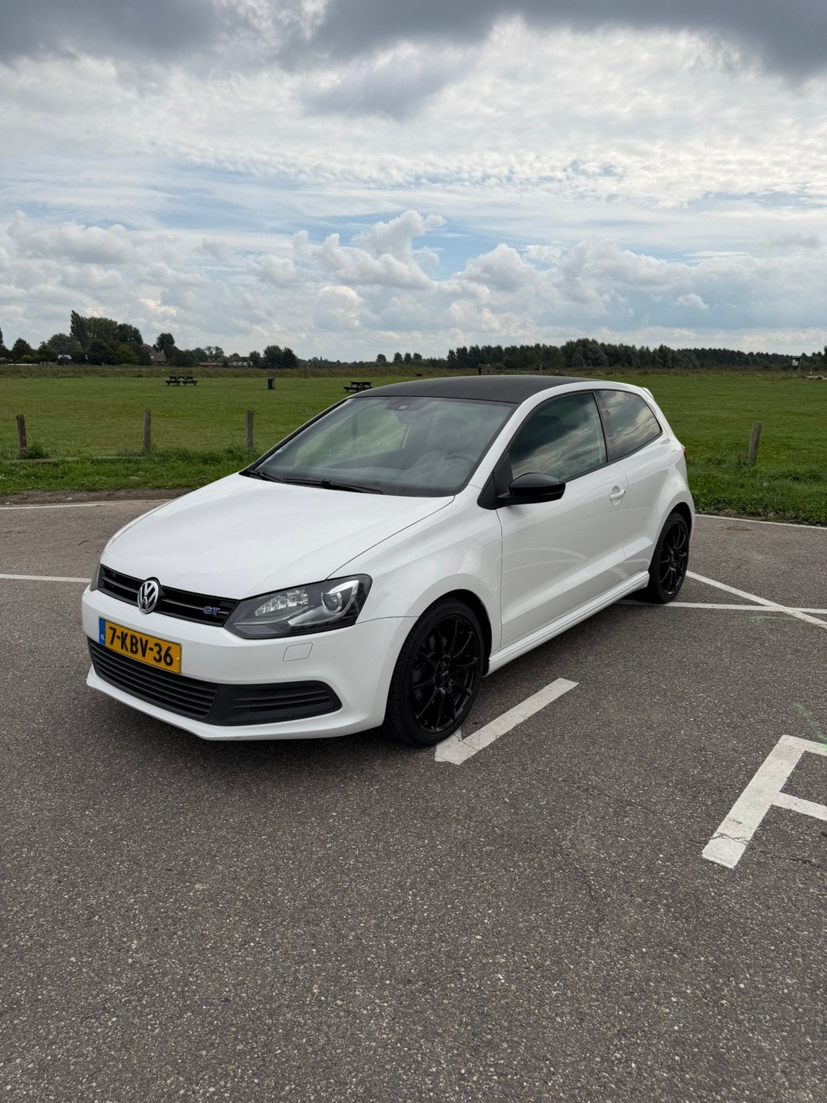 Volkswagen Polo 1.4 TSI 103KW 2013 Wit, Auto's, Voorwielaandrijving, 1112 kg, 4 cilinders, Origineel Nederlands