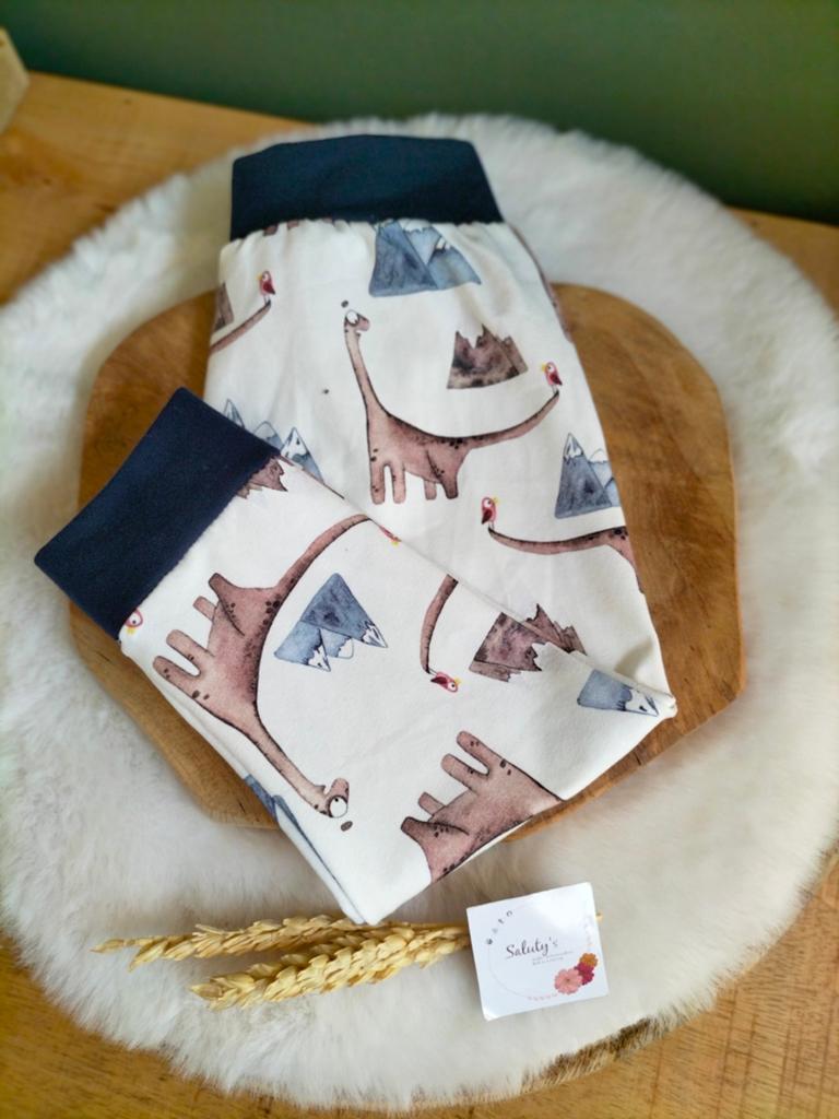 Nieuw Handgemaakt • Broekje Dinosaurus mt 92, Kinderen en Baby's, Kinderkleding | Maat 92, Broek, Jongen of Meisje, Nieuw, Ophalen of Verzenden