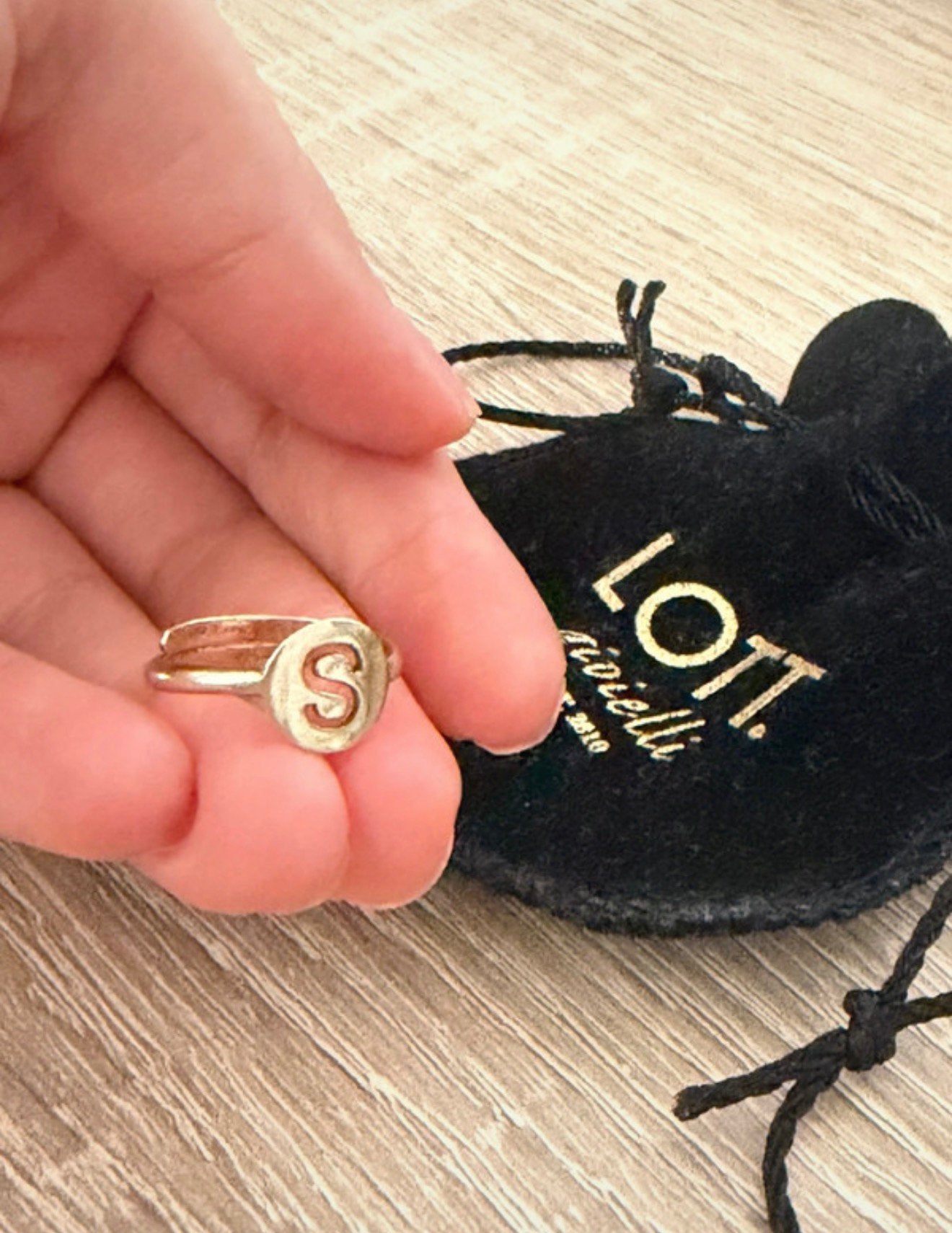 Lott. Gioelli ring initial small S goud, Ophalen of Verzenden, Zo goed als nieuw, Goud, Overige merken