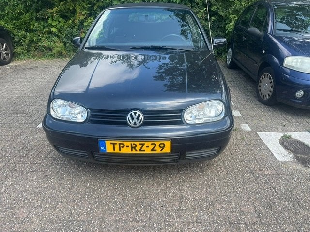 Volkswagen Golf 1.8 Cabriolet 66KW 1998 Blauw  nwe   apk, Auto's, Stof, Zwart, 4 cilinders, Cabriolet