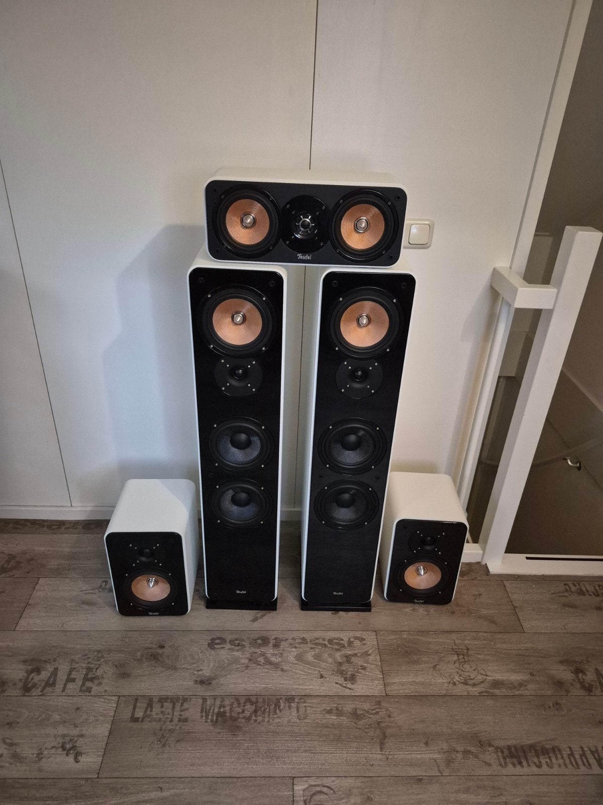 Teufel 5.0 speakerset wit in topstaat, Audio, Tv en Foto, Luidsprekers, Zo goed als nieuw, Surroundset, Geschikt voor surround/home cinema