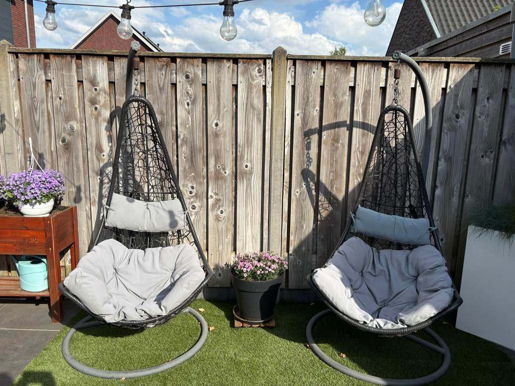 2 Comfortabele hangstoelen met kussens, Tuin en Terras, Ophalen, Zo goed als nieuw, Wicker