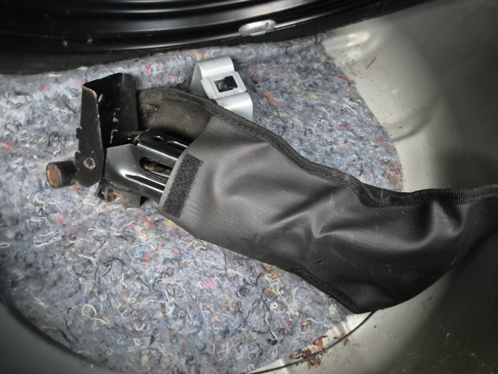Opel Astra G Noodkrik + Wielmoersleutel / noodsetje, Auto diversen, Ophalen of Verzenden, Zo goed als nieuw, Manueel, Schaarkrik