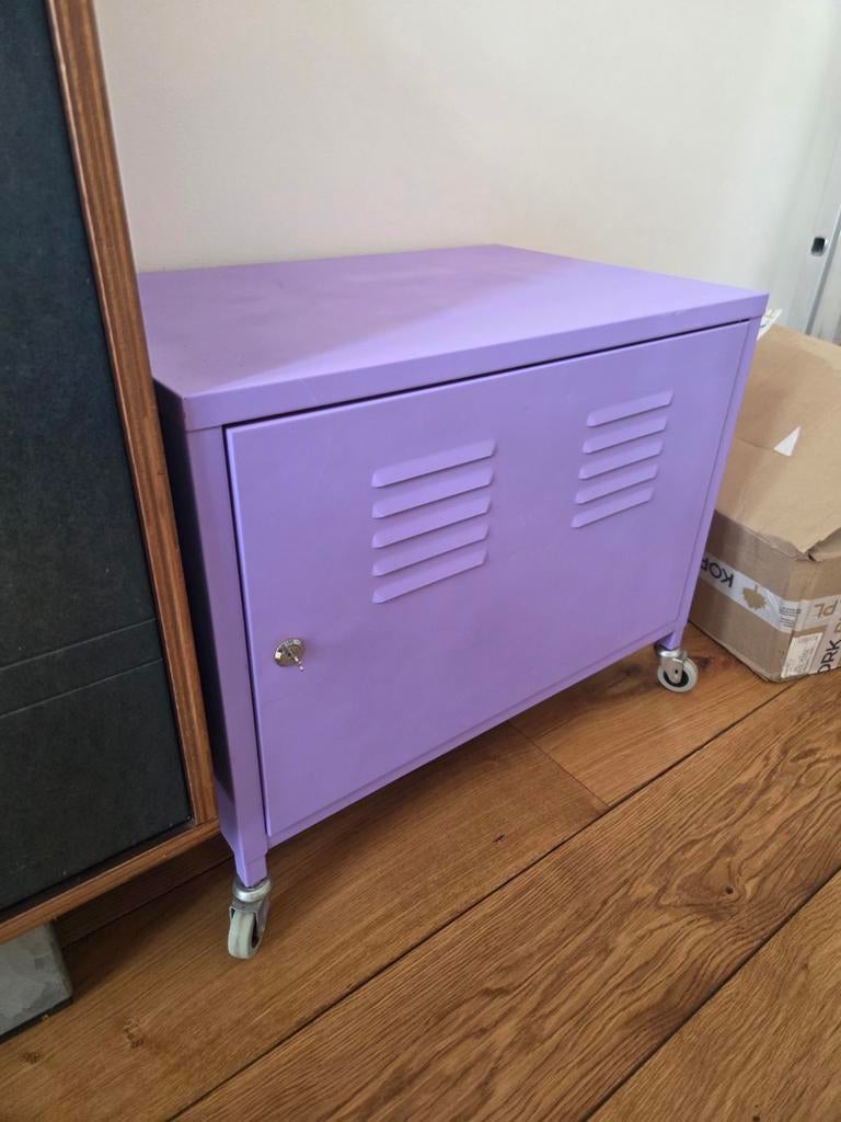 Locker kast Lila, Ophalen