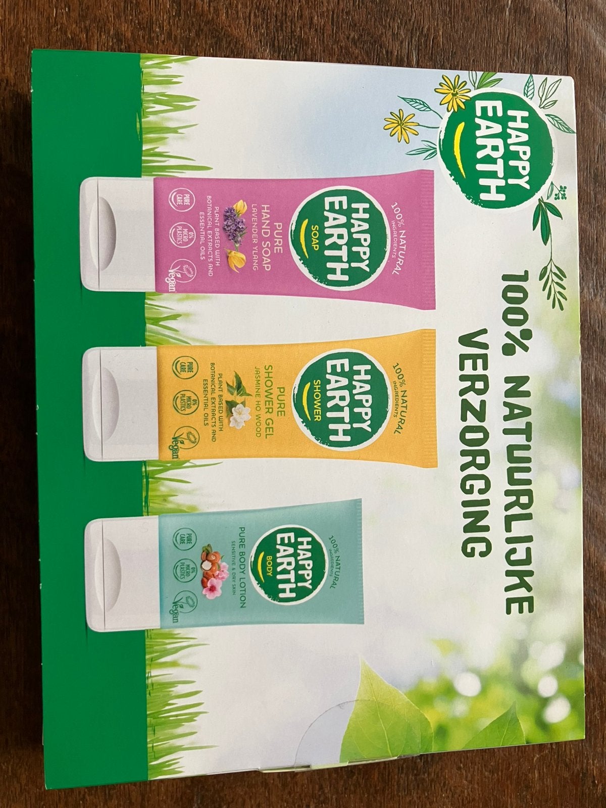 Tk 2 sets verzorgings cremes happy earth en therme, Ophalen of Verzenden, Nieuw, Overige typen