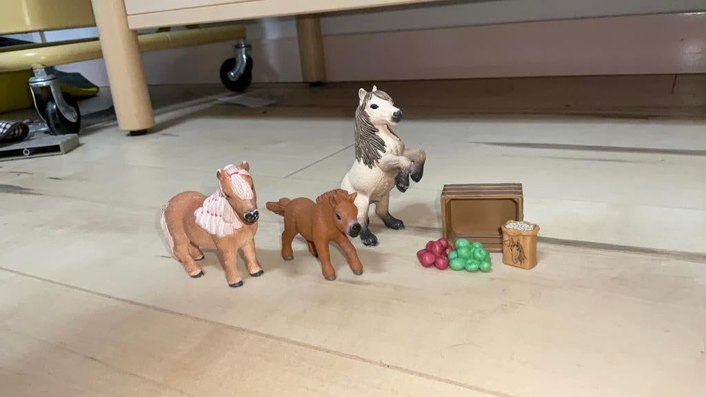 Schleich minishetlander familie, Ophalen of Verzenden, Zo goed als nieuw