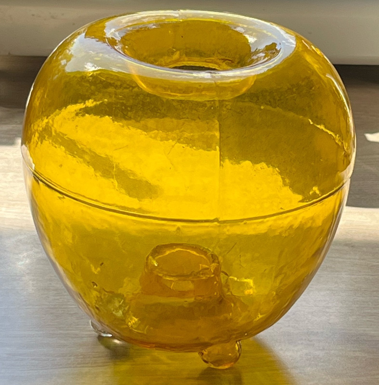 Antieke wespenvanger - geel oud glas - op pootjes., Antiek en Kunst, Verzenden