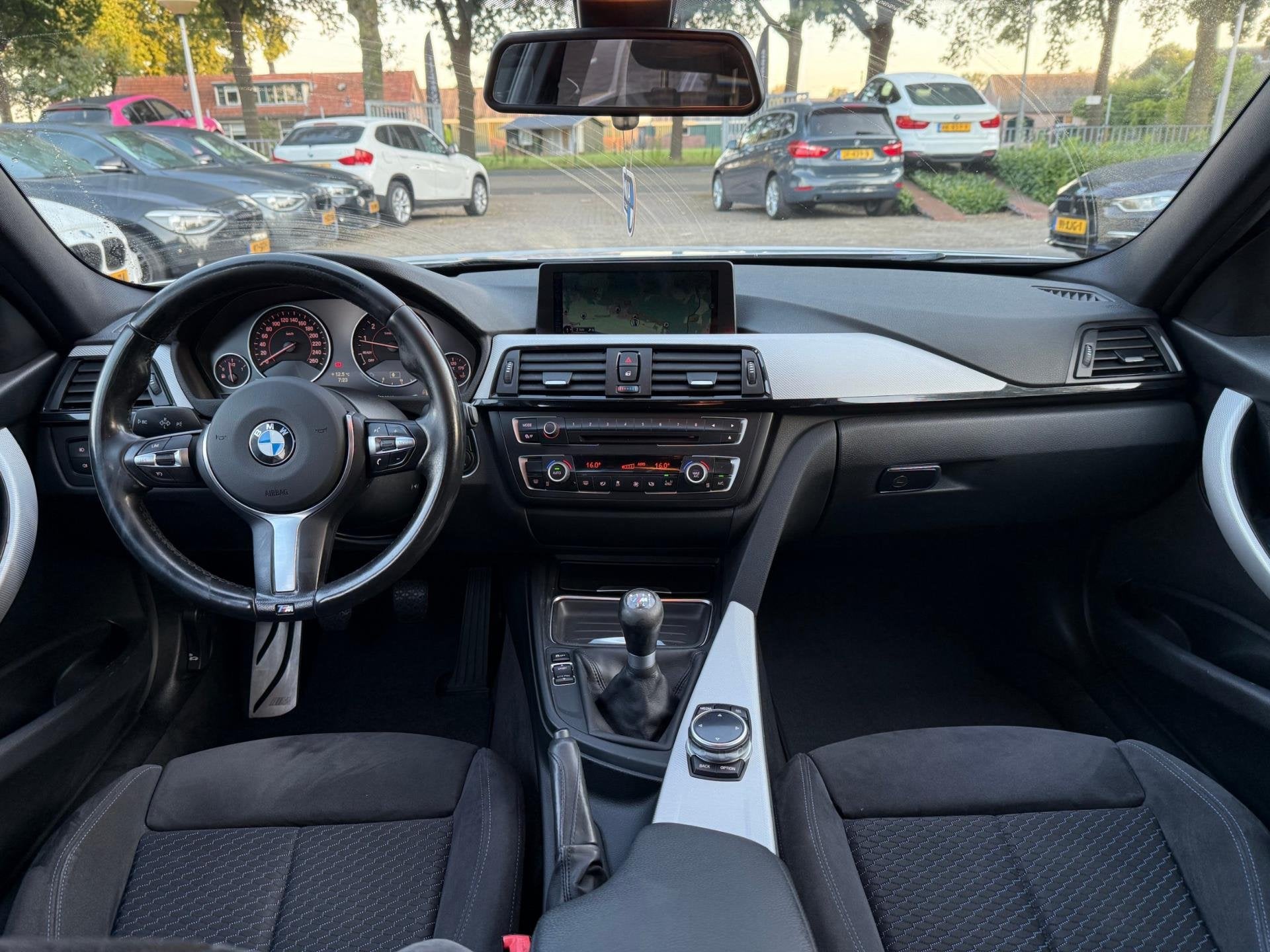 BMW 3-serie Touring 316i Executive M Sport|Nieuwe Ketting +, Auto's, Gebruikt, 4 cilinders, Alcantara, Origineel Nederlands