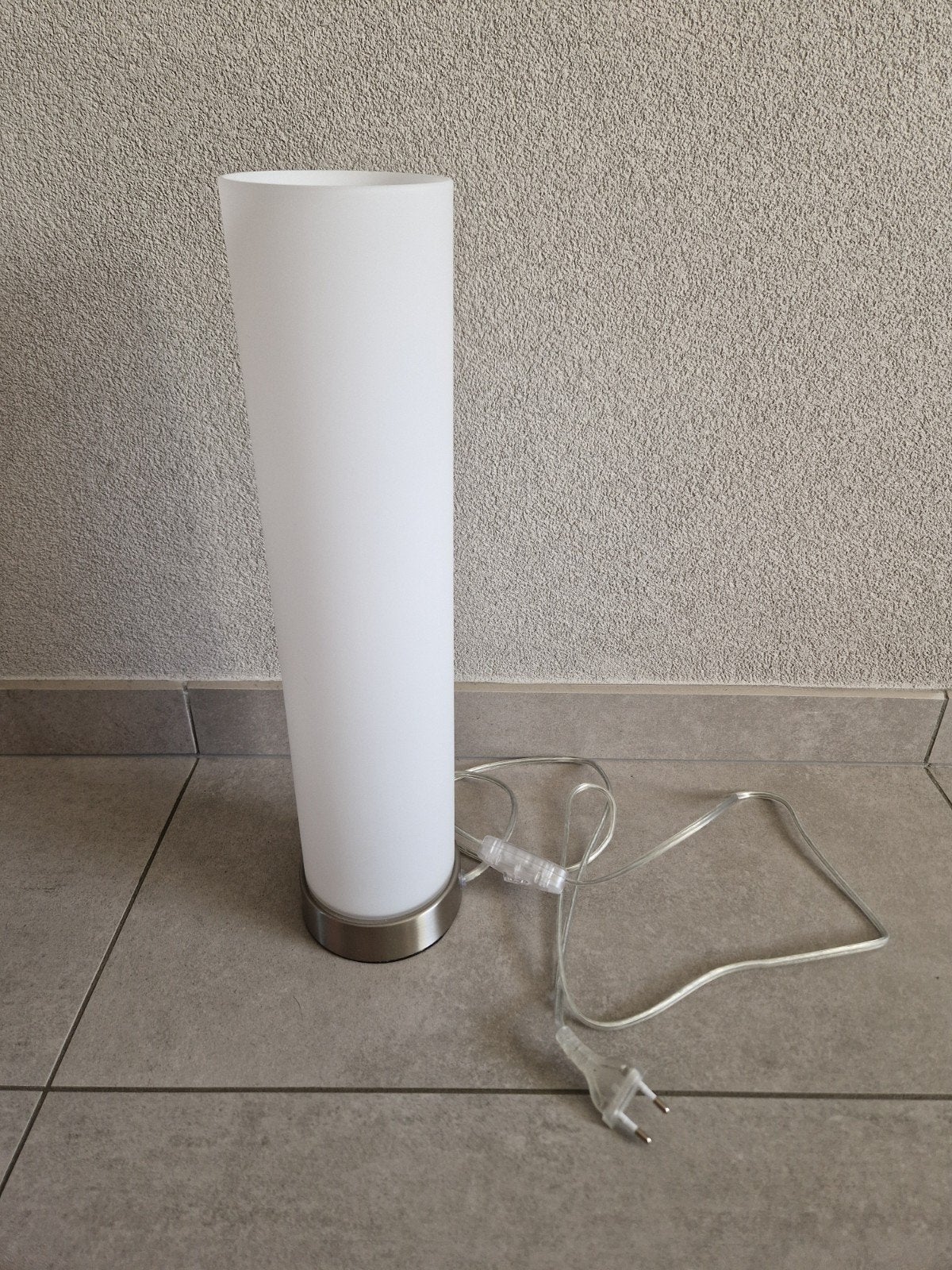 Moderne Tafellamp met Melkglas en Metalen Voet, Overige merken, E14 (klein), Wit, Ophalen of Verzenden