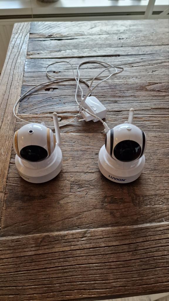2 Luvion Essential babyfoon camera's (2 adapters, 1 defect), Ophalen, Gebruikt, 100 tot 250 meter, Camera
