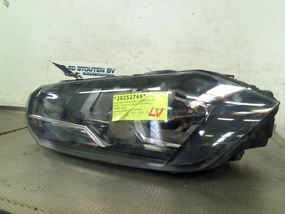 Koplamp Links Volkswagen Polo VI (AW1) 2018 90099316, Gebruikt, Volkswagen, Volkswagen AG, Kundenbetreuung@volkswagen.de