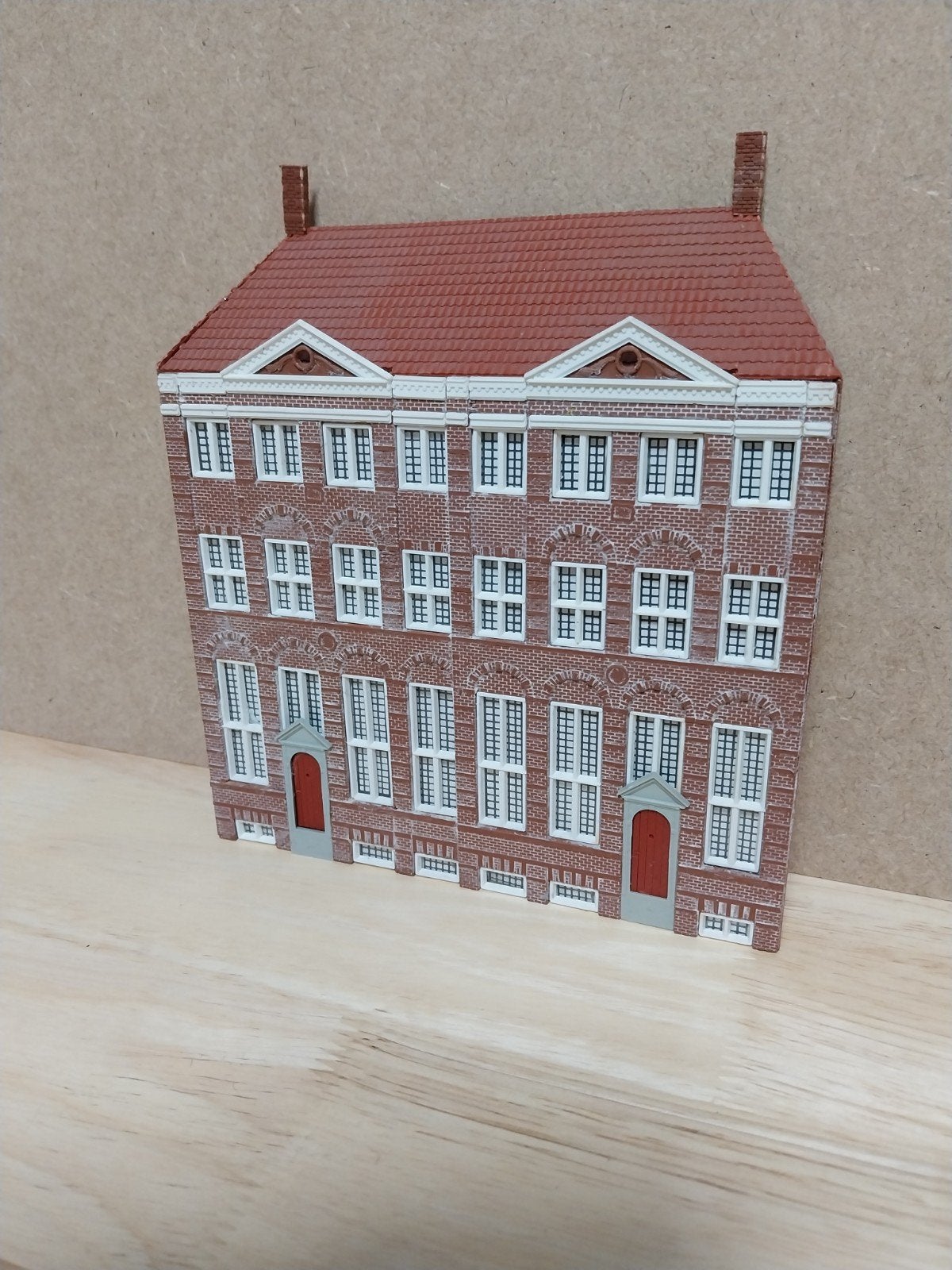 Achtergrond gebouw., Ophalen of Verzenden, Gebruikt, Gelijkstroom of Wisselstroom, Overige merken