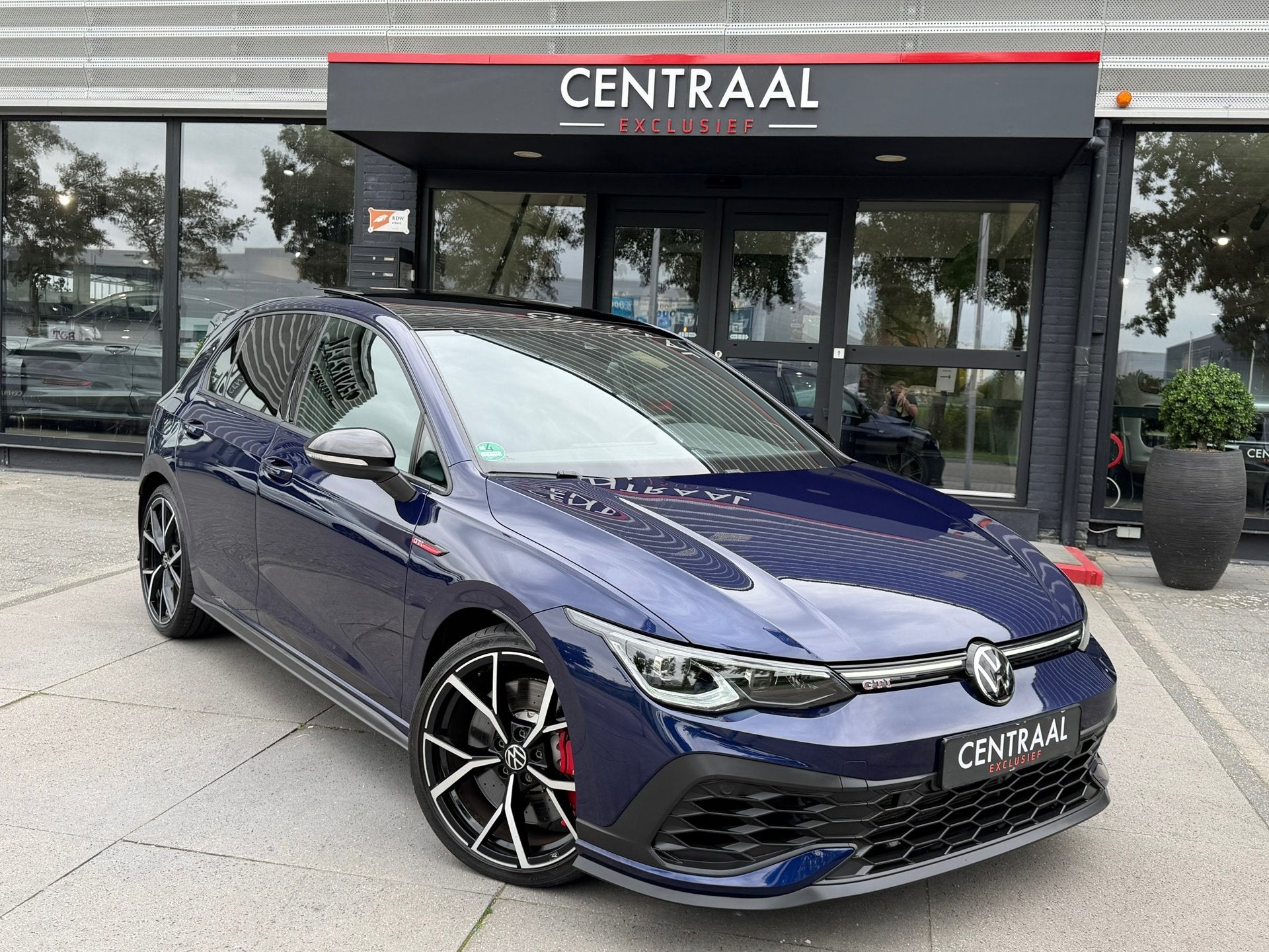 Volkswagen Golf 2.0 TSI GTI Clubsport Pano|300PK|Nurburgring, Dealer onderhouden, Zwart, 4 cilinders, 1984 cc