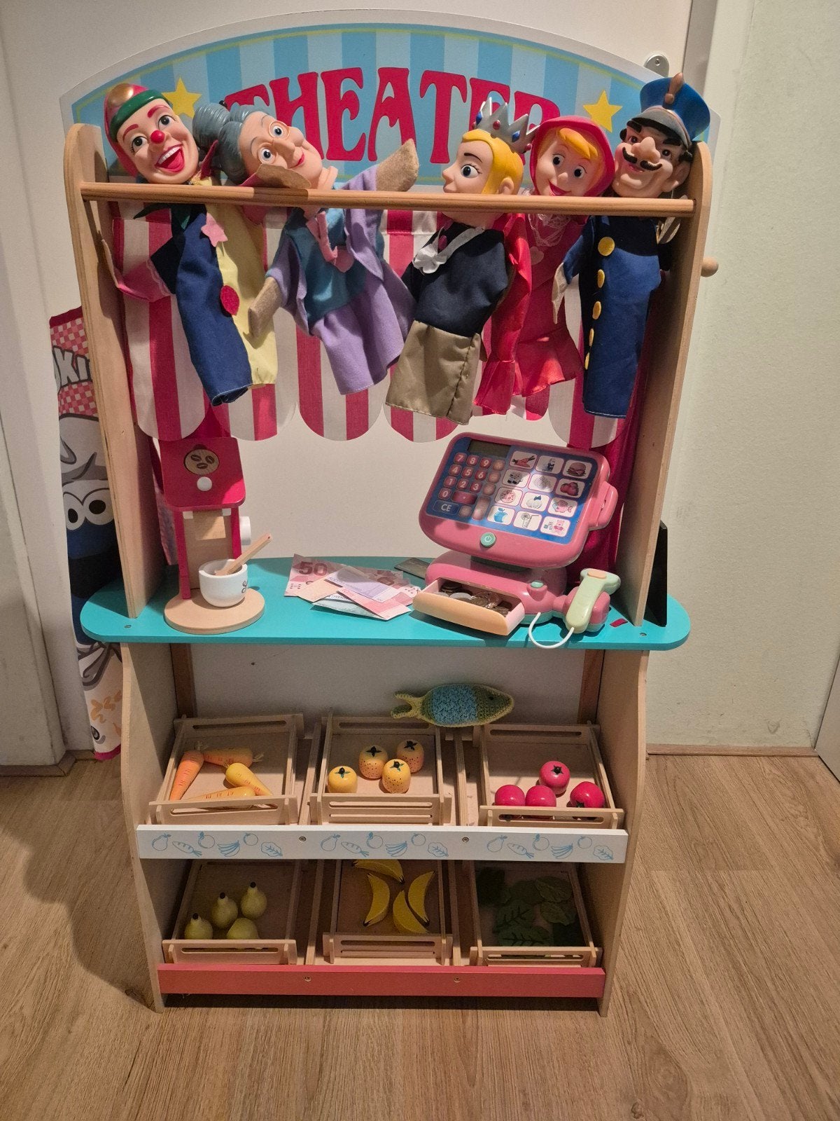 Houten Speelgoed Theater/Winkel met Accessoires, Kinderen en Baby's, Ophalen, Zo goed als nieuw, Jongen of Meisje