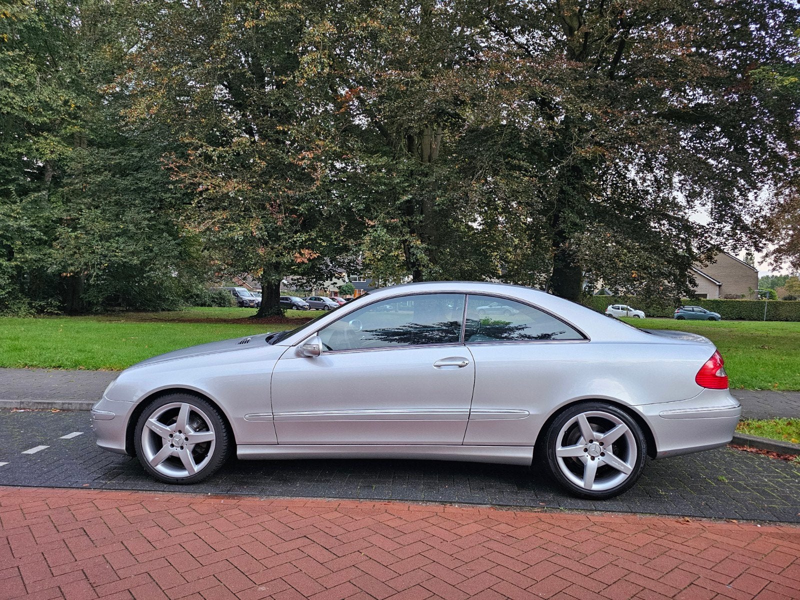 Mercedes CLK270 CDI 2004 AUT | Origineel NL | 18" AMG velgen, Auto's, Automaat, Achterwielaandrijving, Zwart, 4 stoelen